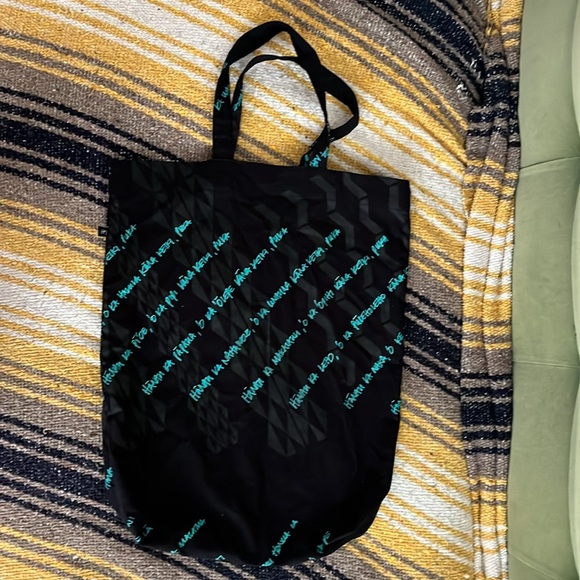 Sig Zane casual tote bag - Picture 3 of 3